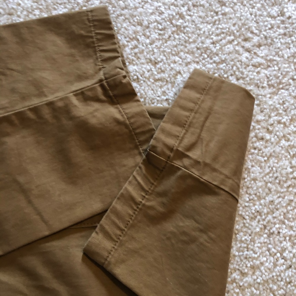 B2G1 free NEW Gap relaxed khaki pants